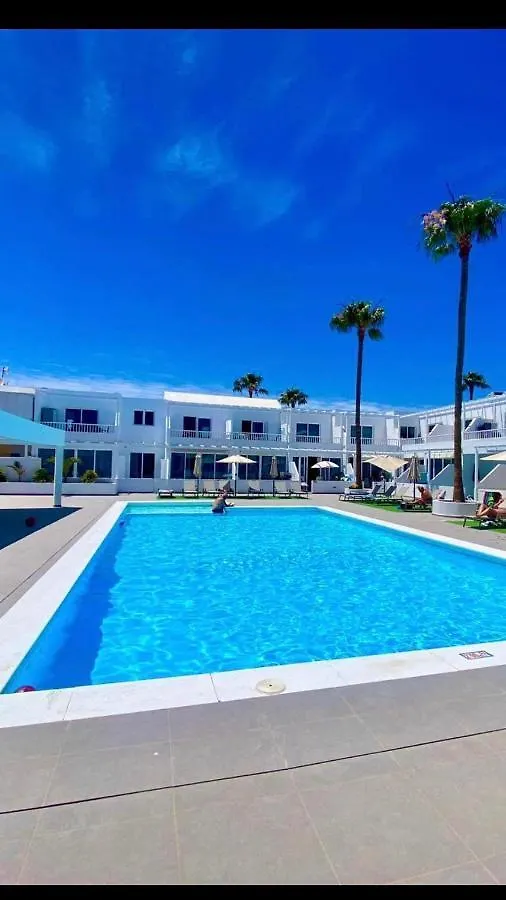 Beautiful 2 Bed Apt Atlantic View First Floor With Air Con & Free Wifi Apt 17A Apartment Puerto del Carmen