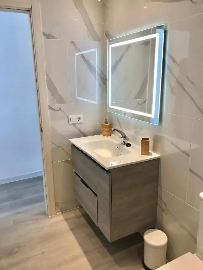 Beautiful 2 Bed Apt Atlantic View First Floor With Air Con & Free Wifi Apt 17A Apartment Puerto del Carmen