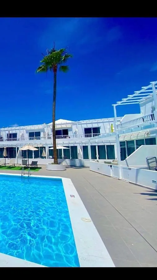 Beautiful 2 Bed Apt Atlantic View First Floor With Air Con & Free Wifi Apt 17A Apartment Puerto del Carmen
