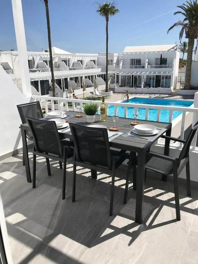 Beautiful 2 Bed Apt Atlantic View First Floor With Air Con & Free Wifi Apt 17A Apartment Puerto del Carmen